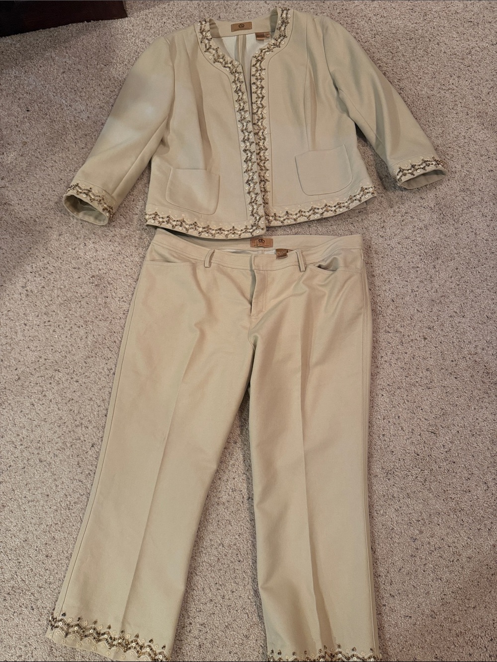 Dana Bachman Cream Cropped Jacket and Cropped Pants Set